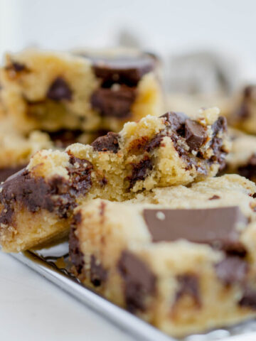 best-gluten-free-keto-chocolate-chip-blondies-4