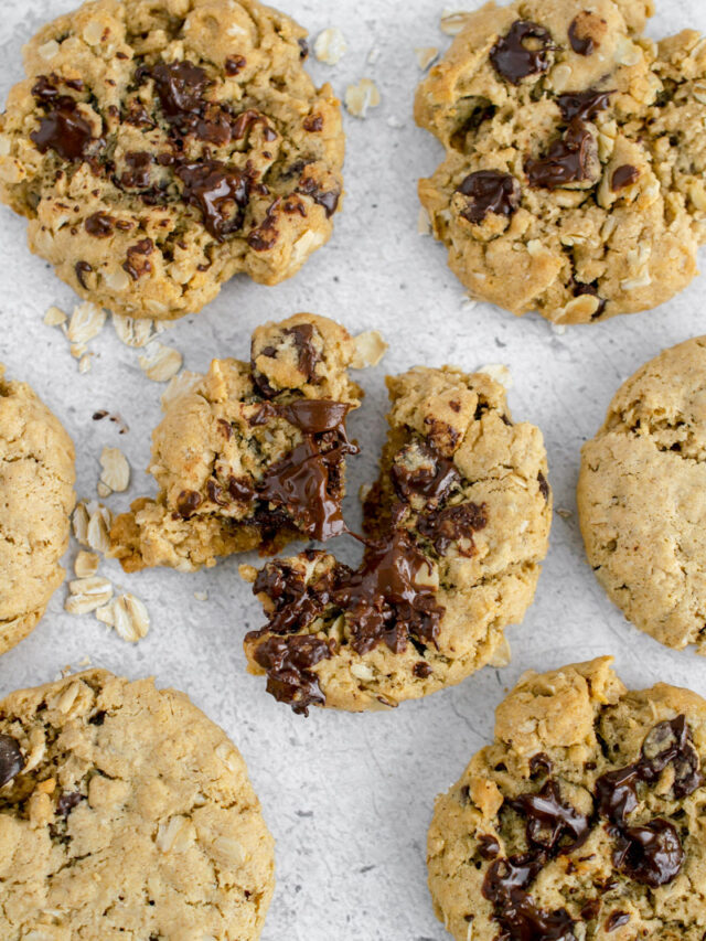 BEST Vegan Oatmeal Cookies