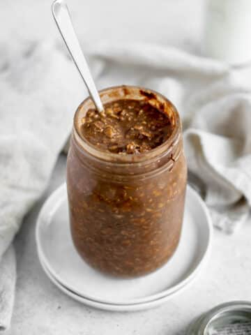 nutella overnight oats in a glass mason jar